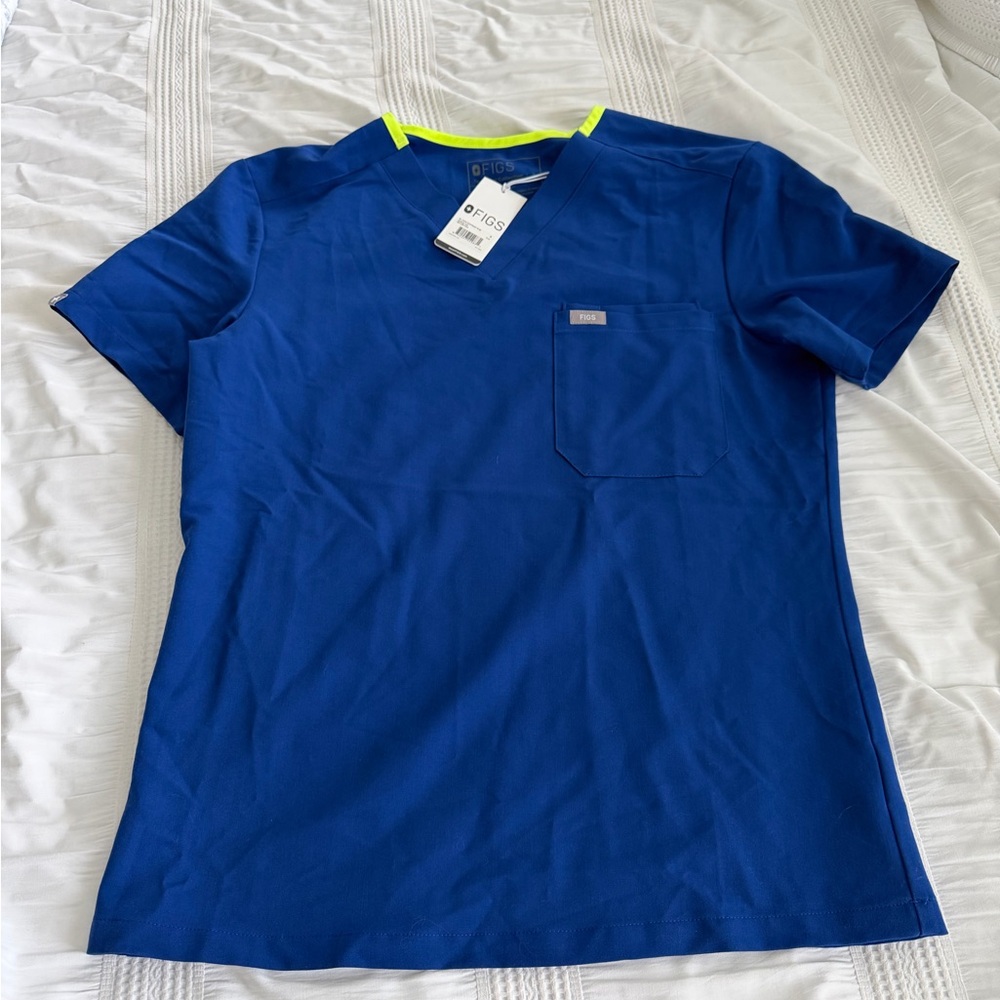 Figs Leon Men’s Scrub Top in Electric Blue NWT